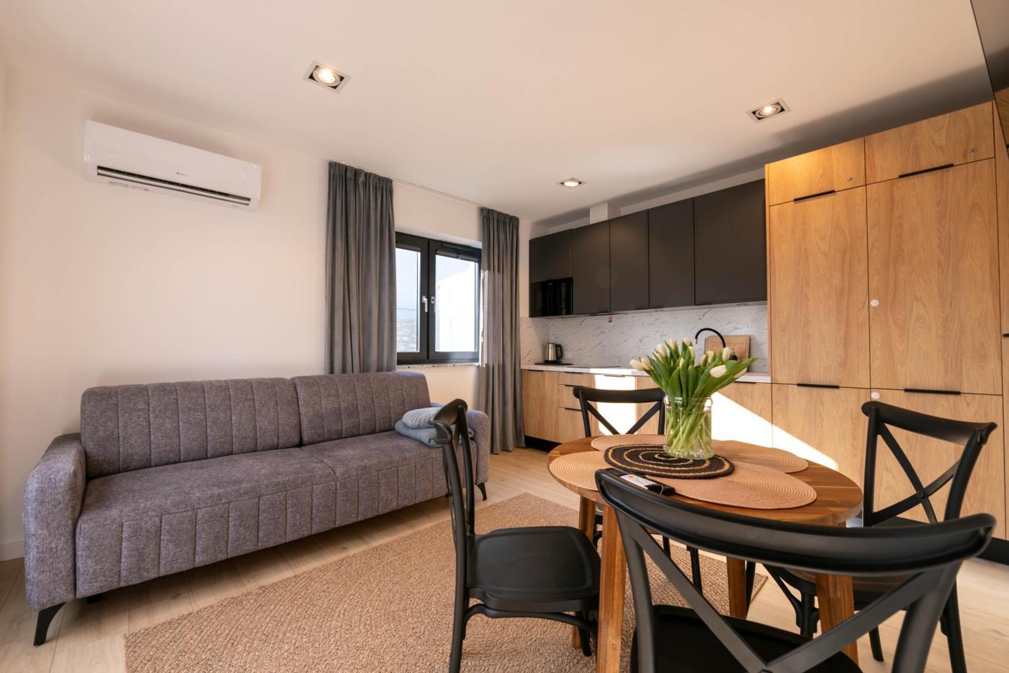 Apartment Parkowa 17 - 150 Metrow Od Plazy